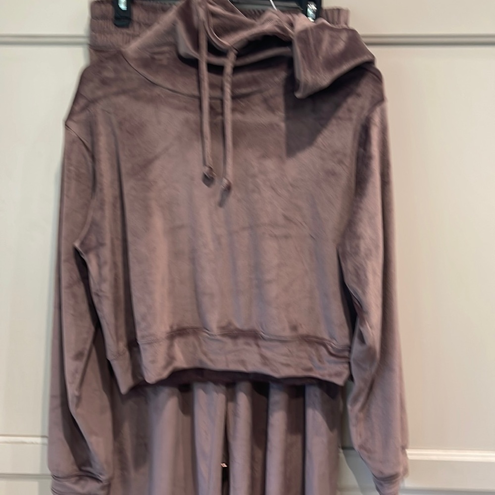Gilly Hicks lounge wear